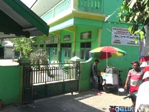Sekolah di Pasuruan Disegel Ahli Waris, Pihak Sekolah Mengadu ke Polisi Sekolah di Pasuruan Disegel Ahli Waris, Pihak Sekolah Mengadu ke Polisi