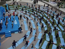 Ratusan Orang Senam Bareng Anjasmara di Ion Water Fit Carnival 2019