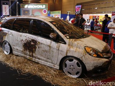 Saat Mobil Karatan Ikut Ajang Modifikasi