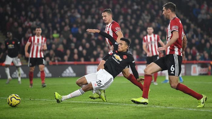Drama enam gol di Bramall Lane antara Sheffield vs MU berakhir 3-3 (Shaun Botterill/Getty Images) Drama enam gol di Bramall Lane antara Sheffield vs MU berakhir 3-3 (Shaun Botterill/Getty Images)