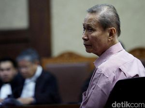 Tersangka Kasus Suap Distribusi Gula Jalani Sidang Perdana Tersangka Kasus Suap Distribusi Gula Jalani Sidang Perdana