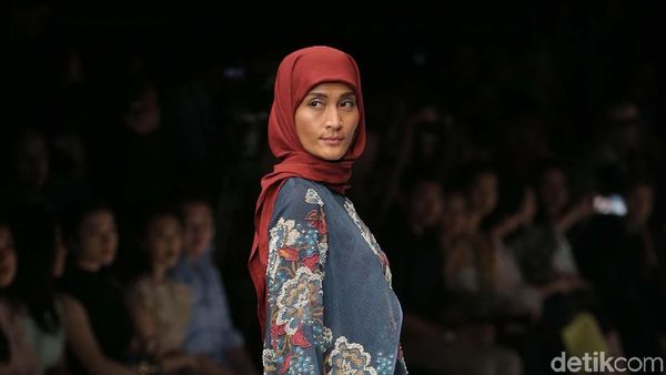 12 Koleksi Busana Muslim KAMI dengan Teknik Jahit Kuno Jepang