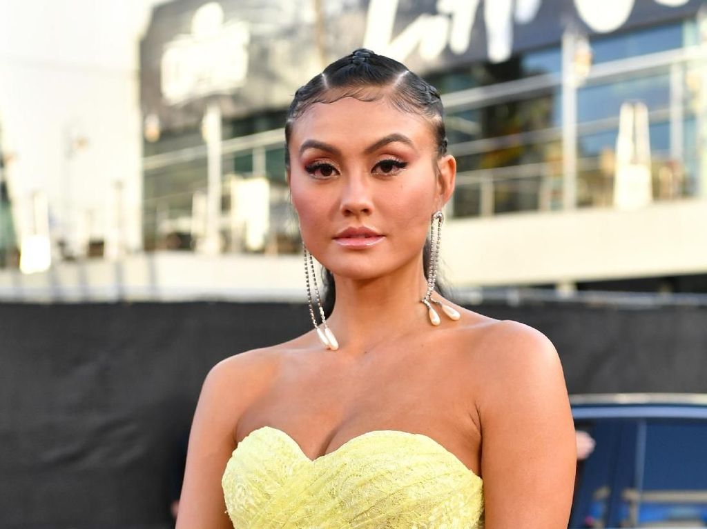 Membandingkan Pernyataan Agnez Mo sama Rich Brian dan Stephanie Poetri Membandingkan Pernyataan Agnez Mo sama Rich Brian dan Stephanie Poetri