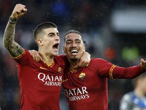 Samai Rekor David Beckham, Smalling Bukan Lagi Bahan Olok-olok