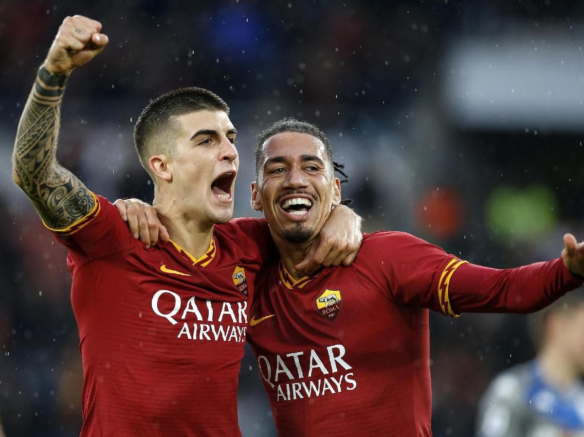 Chris Smalling jadi bek tangguh di AS Roma (Riccardo Antimiani/ANSA via AP)