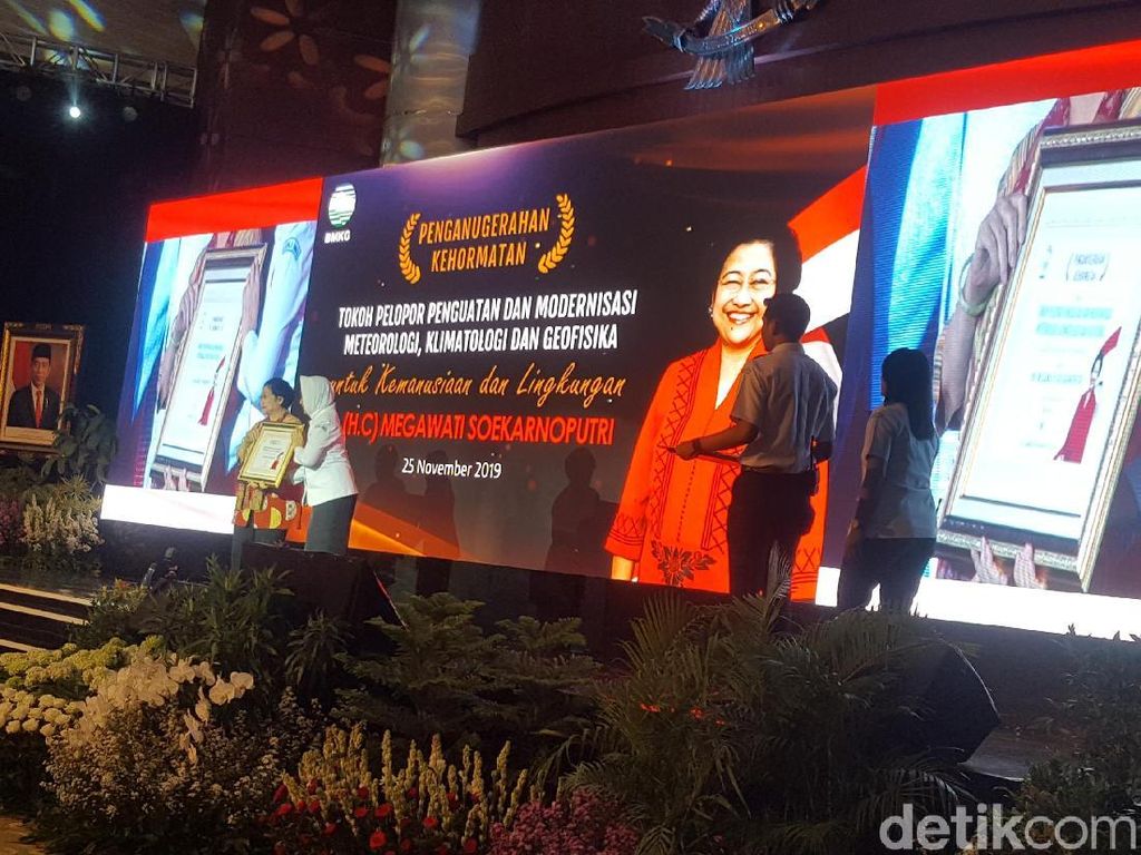 Dapat Penghargaan Terkait Pembentukan BMKG, Megawati Kenang Jasa Gus Dur Dapat Penghargaan Terkait Pembentukan BMKG, Megawati Kenang Jasa Gus Dur