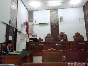 Tersangka Suap Impor Bawang Minta Status Tersangkanya Dibatalkan