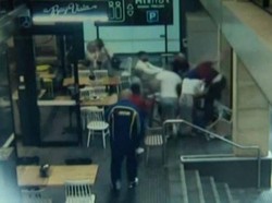 Saya Lahir dan Besar di Sydney, Wanita Hamil Berjilbab Dipukuli Lalu Diinjak