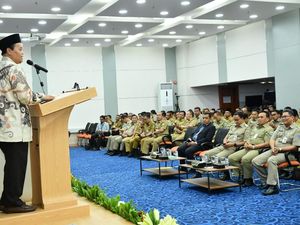 HNW Ingatkan Pentingnya Pendidikan Moral ke Lurah dan Camat DKI HNW Ingatkan Pentingnya Pendidikan Moral ke Lurah dan Camat DKI