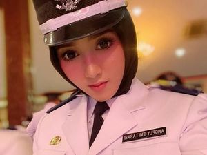 Jadi Kades, Angely Emitasari Masih Terima Tawaran Nyanyi Jadi Kades, Angely Emitasari Masih Terima Tawaran Nyanyi