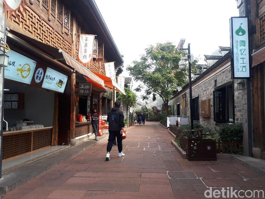Menyusuri Nantang Old Street di Ningbo, Seolah Masuk ke Zaman China Kuno Menyusuri Nantang Old Street di Ningbo, Seolah Masuk ke Zaman China Kuno