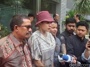 Nikita Mirzani Bawa Anak Pertamanya ke Polda untuk Jadi Saksi