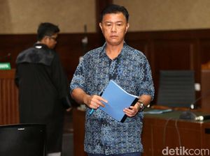 Orang Kepercayaan Eks Bupati Talaud Bacakan Nota Pembelaan Orang Kepercayaan Eks Bupati Talaud Bacakan Nota Pembelaan