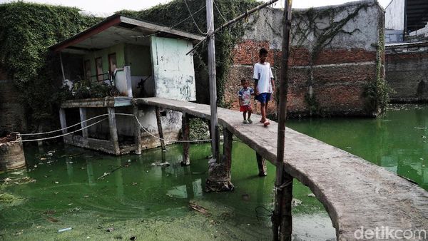 Potret Kampung Apung yang Terus Mengapung