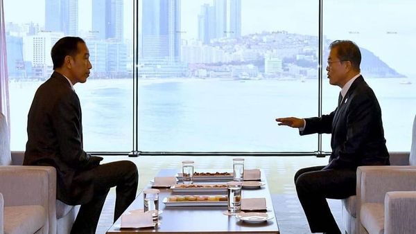 Foto: Jokowi dan Pantai Tercantik di Korsel