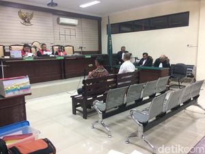Eksepsi Dua Terdakwa Kasus Korupsi Jasmas Sugito dan Darmawan Ditolak