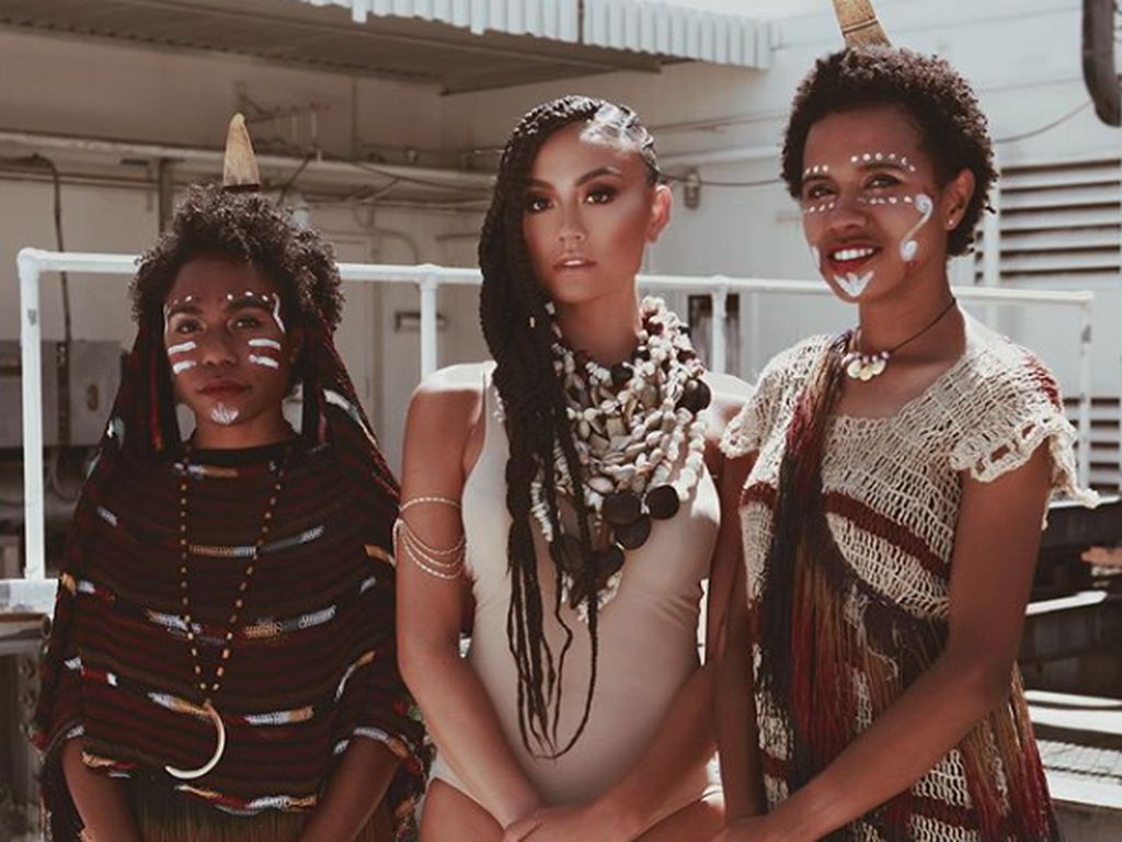 Deretan Gaya Agnez Mo Pakai Budaya Indonesia di Karya Internasionalnya Deretan Gaya Agnez Mo Pakai Budaya Indonesia di Karya Internasionalnya