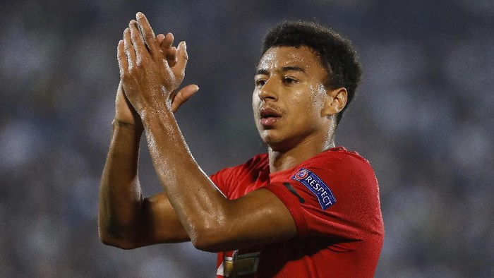 BELGRADE, SERBIA - OCTOBER 24: Jesse Lingard of Manchester United waves to the fans after the UEFA Europa League group L match between Partizan and Manchester United at Partizan Stadium on October 24, 2019 in Belgrade, Serbia. (Photo by Srdjan Stevanovic/Getty Images)