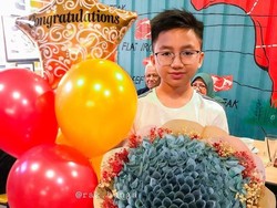 Raih Nilai UN Tinggi, Anak Ini Dihadiahi Buket Uang Rp 34 Juta dari Ortunya