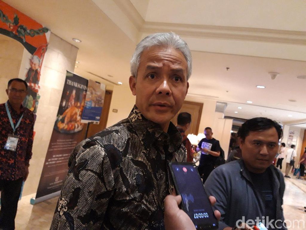 Kata Ganjar Soal Wawancara dengan Deddy Corbuzier yang Bahas Video Porno Kata Ganjar Soal Wawancara dengan Deddy Corbuzier yang Bahas Video Porno