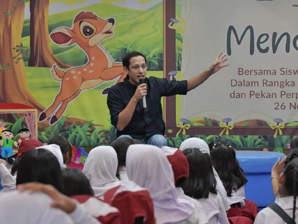 Peluncuran Guru Penggerak, Nadiem : Banyak Guru Menangis di Depan Saya Peluncuran Guru Penggerak, Nadiem : Banyak Guru Menangis di Depan Saya