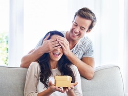 Ramalan Zodiak Cinta 3 Agustus: Virgo Coba Mengerti, Aries Tak Kecewakan Dia