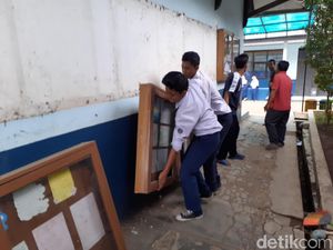 Terkena Proyek KCIC, Bangunan Kelas SMP di Bandung Barat Dibongkar