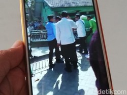 Ini Detik-detik Gerbang MI Darul Ulum yang Disegel Ahli Waris Dibongkar