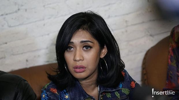 Berteman Dekat, Bagaimana Hubungan Marshanda dan Karen Pooroe?