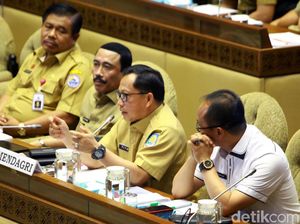 Mendagri Ungkap Usulan 3 Opsi Jadwal Pelantikan Kepala Daerah Terpilih Mendagri Ungkap Usulan 3 Opsi Jadwal Pelantikan Kepala Daerah Terpilih