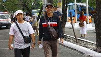 Suasana stadion bisa dikatakan sepi tepat satu jam sebelum kickoff. Meski tak ramai, Indonesia tidak akan kehilangan dukungan. Setidaknya ada puluhan suporter asal Indonesia yang siap memberi dukungan untuk tim besutan Indra Sjafri.