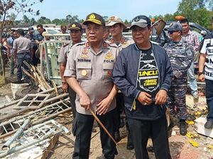 Polda Kalsel Tepis Isu Kebakaran Hebat di Pulau Sebuku Disengaja Polda Kalsel Tepis Isu Kebakaran Hebat di Pulau Sebuku Disengaja
