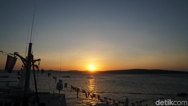 Potret Sunset Menawan di Kupang