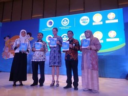 Pemerintah dan Swasta Susun Buku Panduan Buang Sampah untuk SD/MI