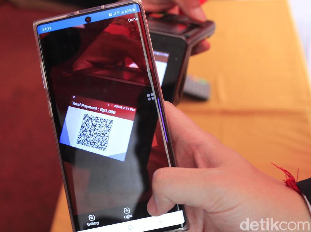 Mengintip Kebolehan Mesin QR-EDC Buatan Indonesia Mengintip Kebolehan Mesin QR-EDC Buatan Indonesia