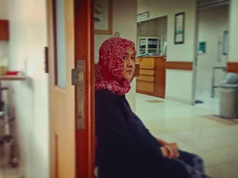 Ria Irawan Unggah Foto Terbaru Pakai Kursi Roda Setelah Dikabarkan Drop