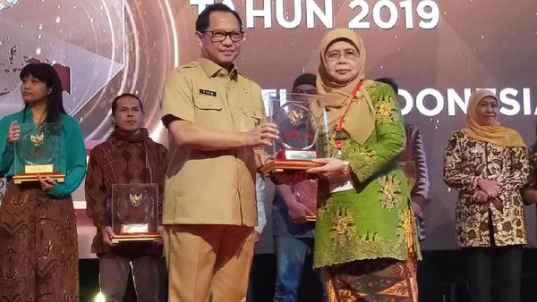 Kemendagri Beri Penghargaan Pada Ormas Berprestasi