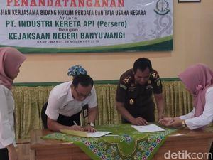 PT INKA dan Kejari Banyuwangi Tanda Tangani MoU tentang Bantuan Hukum