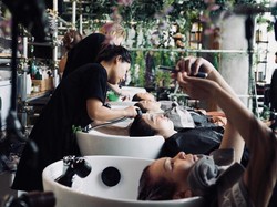 Seru! Di Sini Bisa Nyalon Sambil Makan Pizza hingga Pancake Nikmat