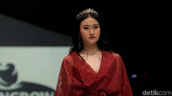 Foto: 12 Koleksi Busana Paulina Katarina untuk Wanita Urban