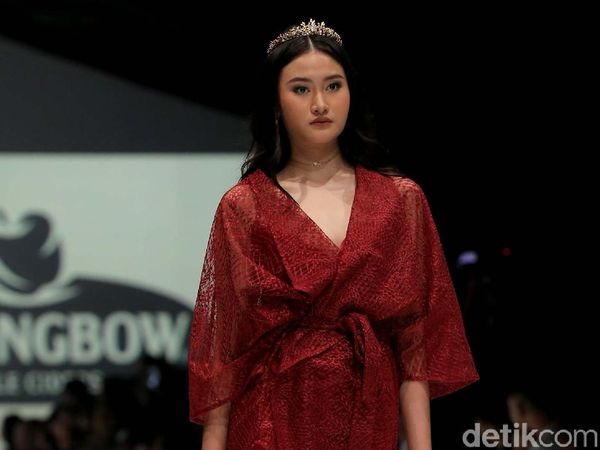 Foto: 12 Koleksi Busana Paulina Katarina untuk Wanita Urban