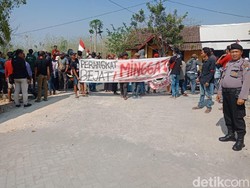 Warga Desa di Lamongan Tuntut Perangkat Dipecat Karena Mesum dengan Istri Orang