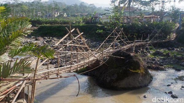 Potret Jembatan Antar Kabupaten di Jawa Tengah yang Memprihatinkan