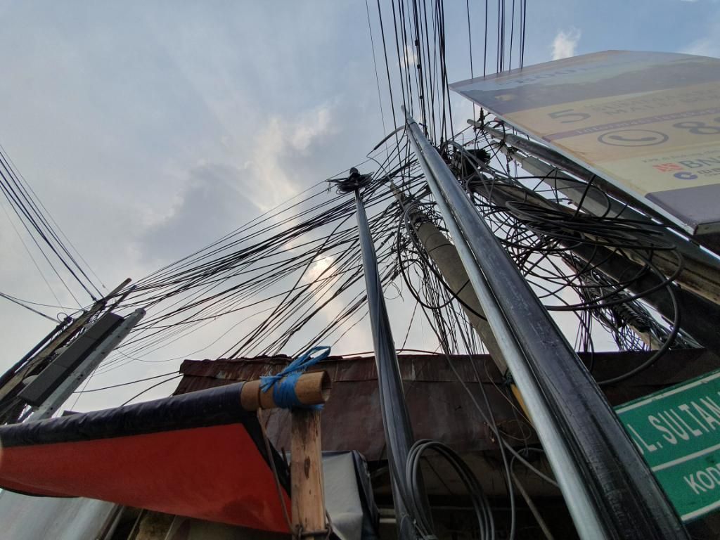 Kabel di Ibu Kota Baru Ditanam, PLN: Tak Semrawut Seperti Jakarta Kabel di Ibu Kota Baru Ditanam, PLN: Tak Semrawut Seperti Jakarta