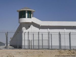 Terungkap Cara China Cuci Otak Muslim Uighur di Kamp Tahanan