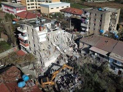 Penampakan Gedung yang Ambruk Akibat Gempa di Albania
