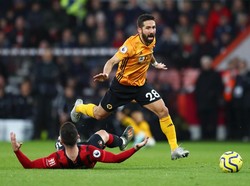 Joao Moutinho membantu Wolverhampton Wanderers mengalahkan Bournemouth 2-1 akhir pekan lalu. Penampilan apik membuat Whoscored memberi Moutinho rating tertinggi dalam laga tersebut, yakni 8.3. (Foto: Michael Steele/Getty Images)