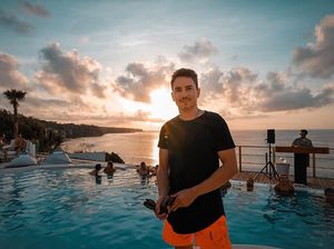 Bali, Senja, dan Jorge Lorenzo Bali, Senja, dan Jorge Lorenzo