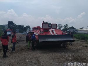 Pindad Bikin Tank Baja Khusus Kebakaran Lahan