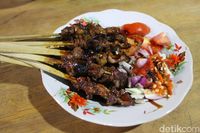 Warung Sate Pak Nur : Nyam! Sedap Mantap Tongseng Kambing Khas Solo